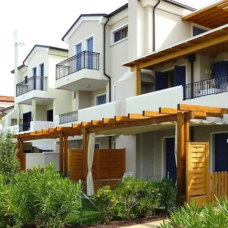 Holiday home Villaggio A Mare, Lido Altanea *