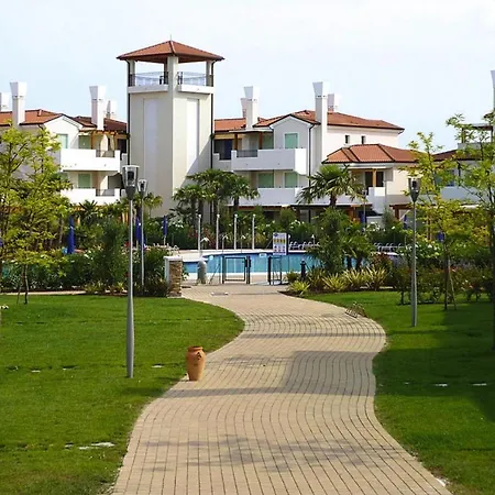 Holiday home Villaggio A Mare, Lido Altanea *